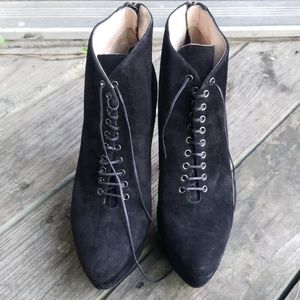 Miu Miu classy suede boots! Size USA 8 can wear it